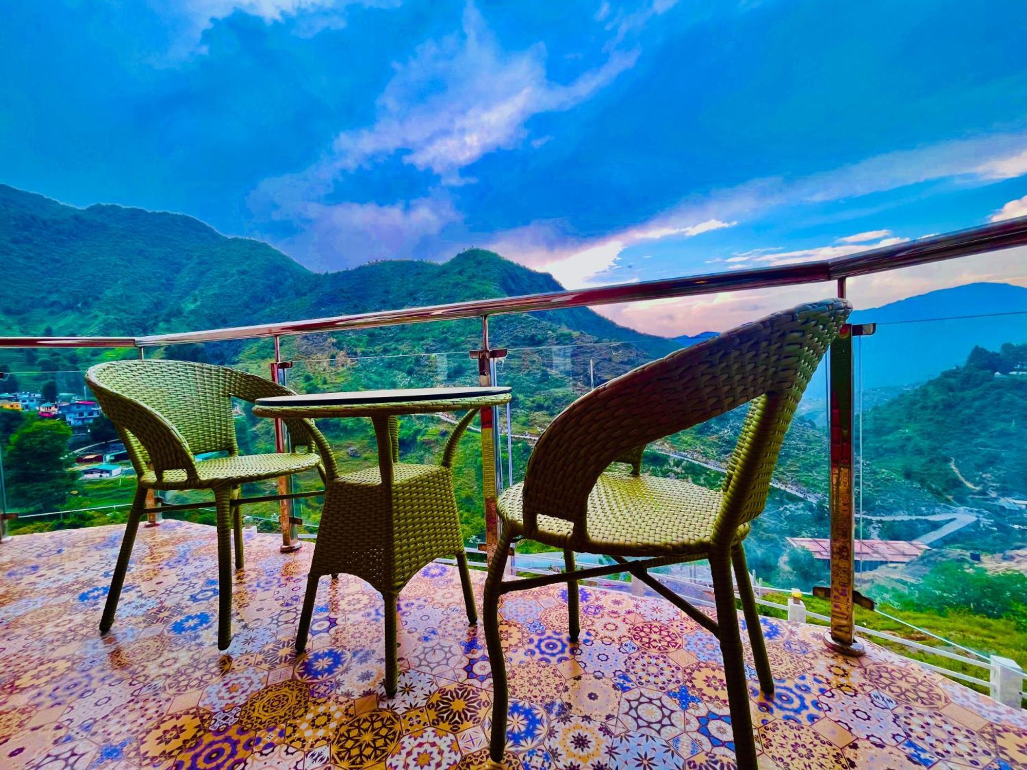 The Kempty Osasis - A Boutique Resort With Scenic Mountain View In Mussoorie Esterno foto